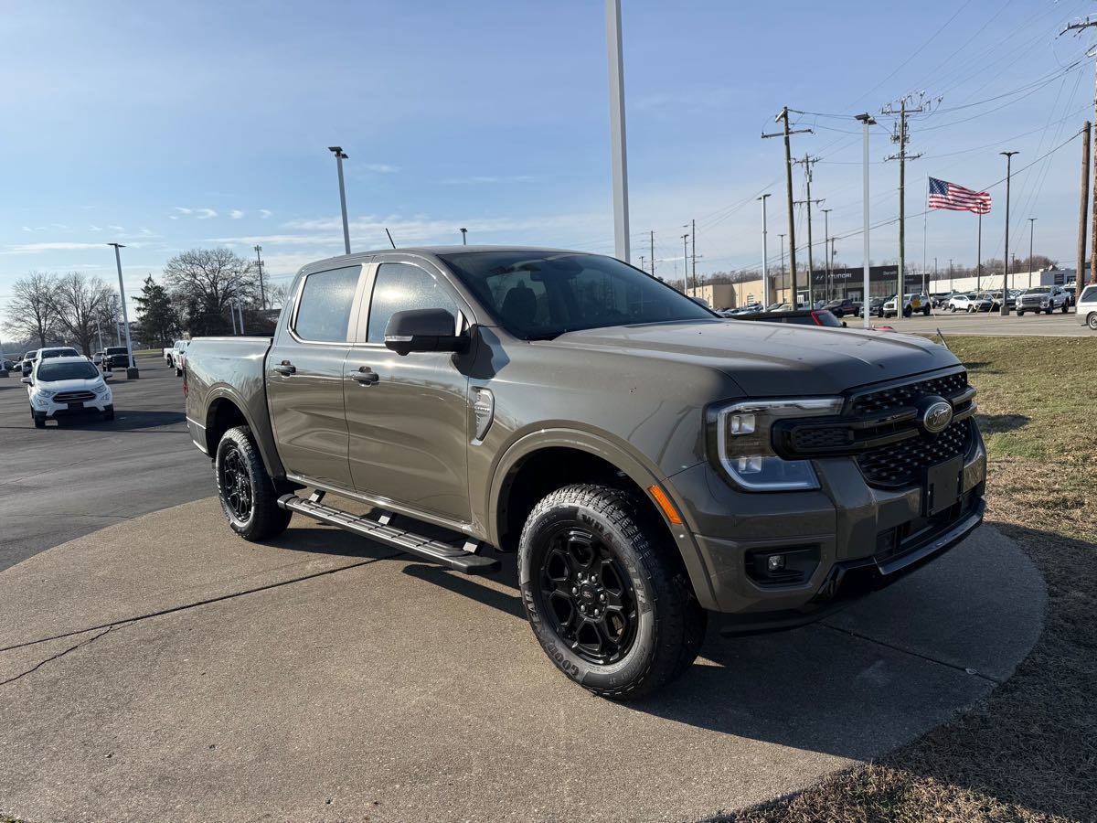 New 2025 Ford Ranger Lariat w/ Black Appearance Package image 3