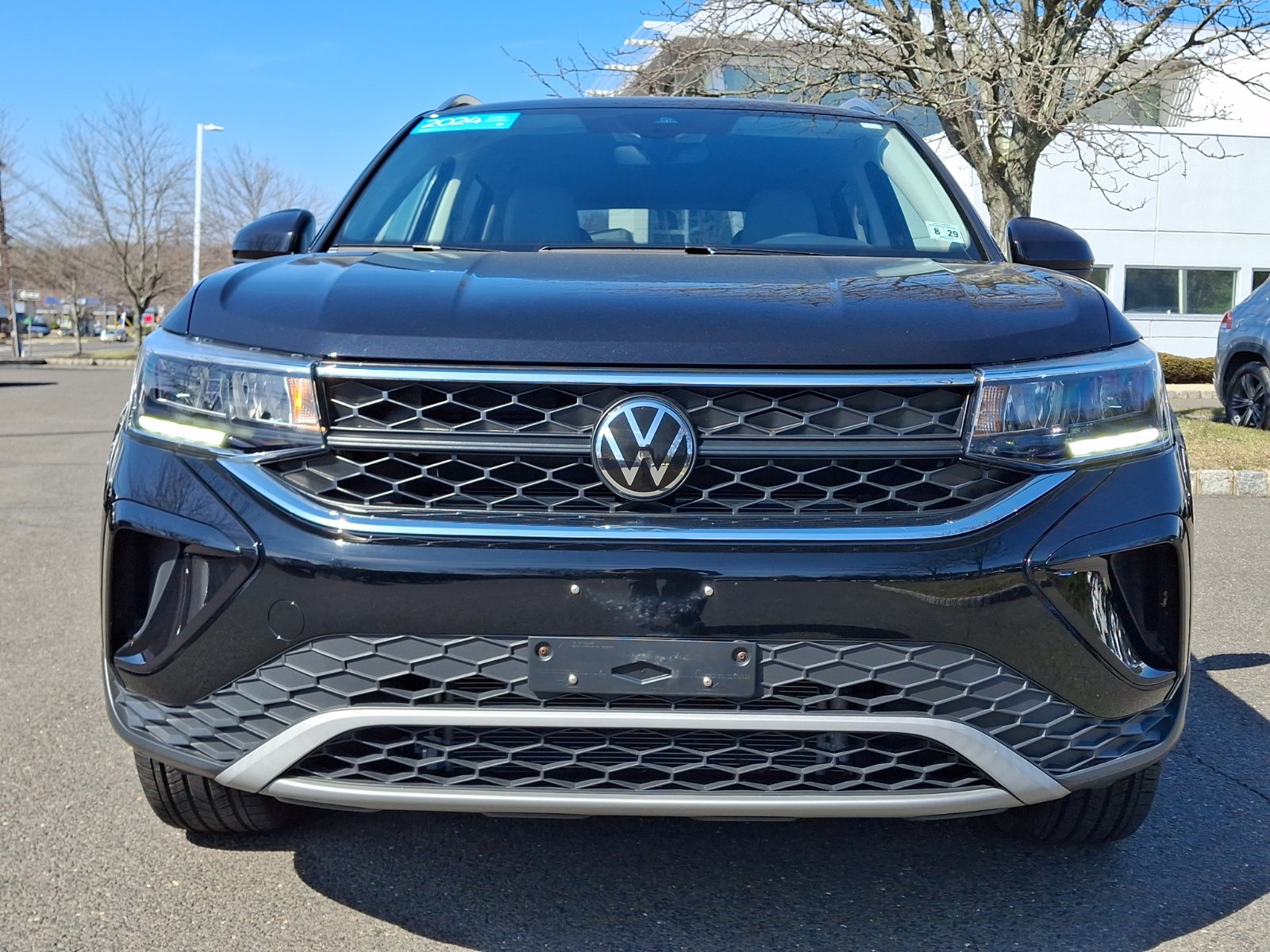 Certified 2024 Volkswagen Taos SE AWD/4WD image 2