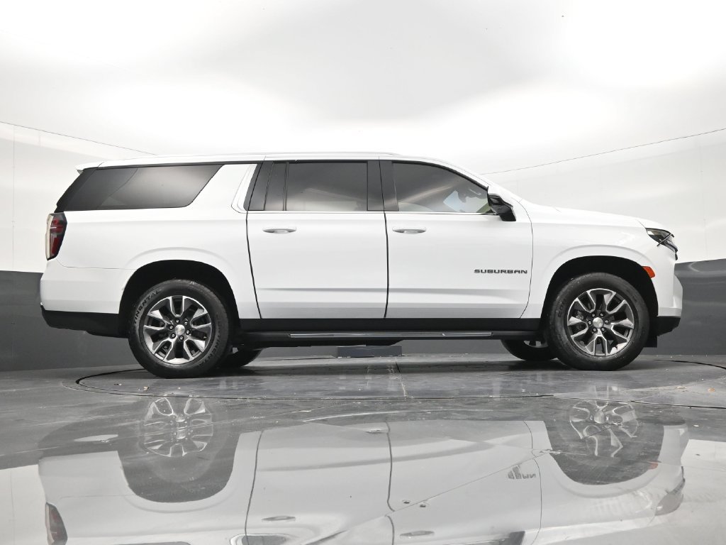 Used 2023 Chevrolet Suburban LT w/ LT Signature Package RWD image 25