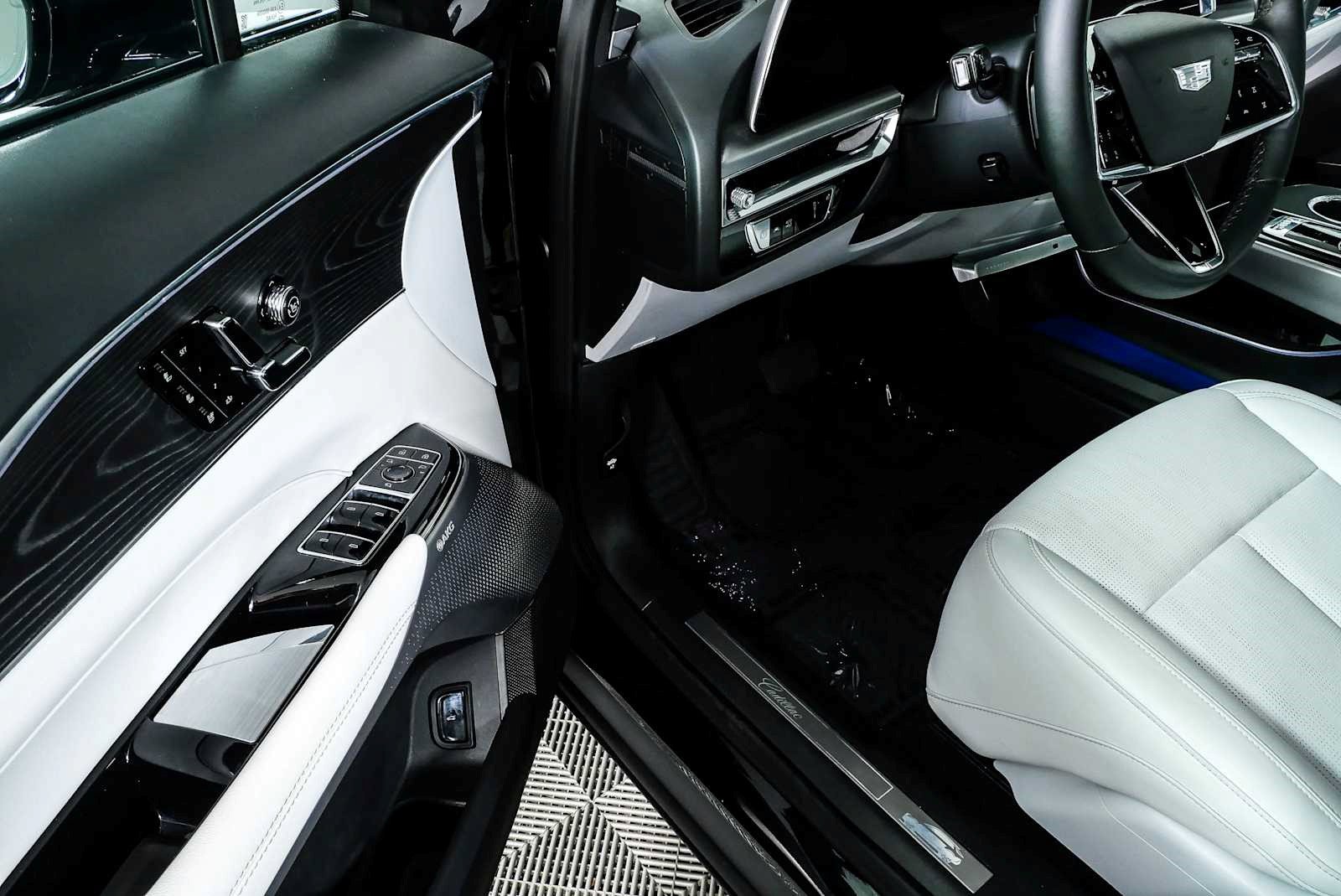 Certified 2024 Cadillac Lyriq Sport RWD image 6