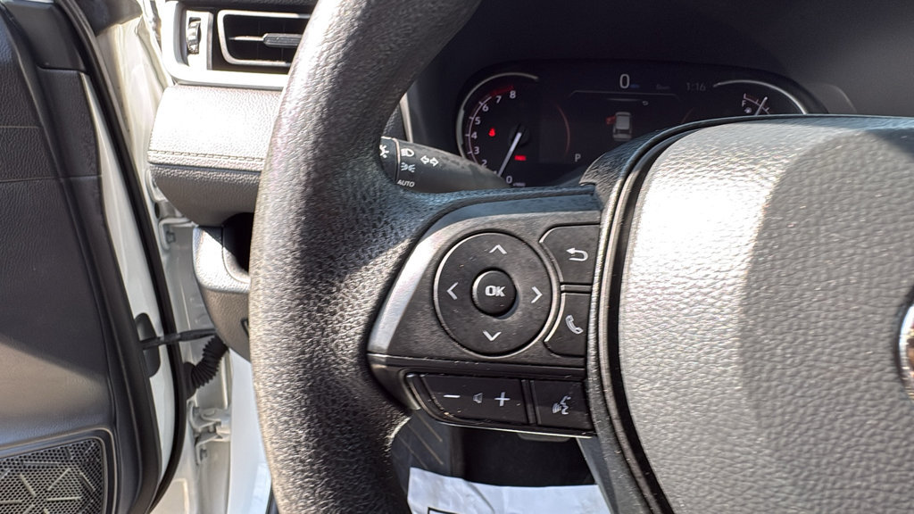 Used 2024 Toyota RAV4 XLE FWD image 16
