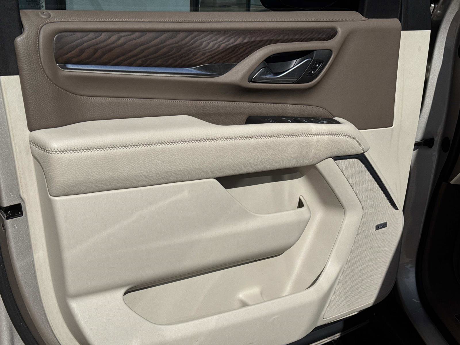 Used 2022 GMC Yukon XL Denali w/ Denali Premium Package image 19