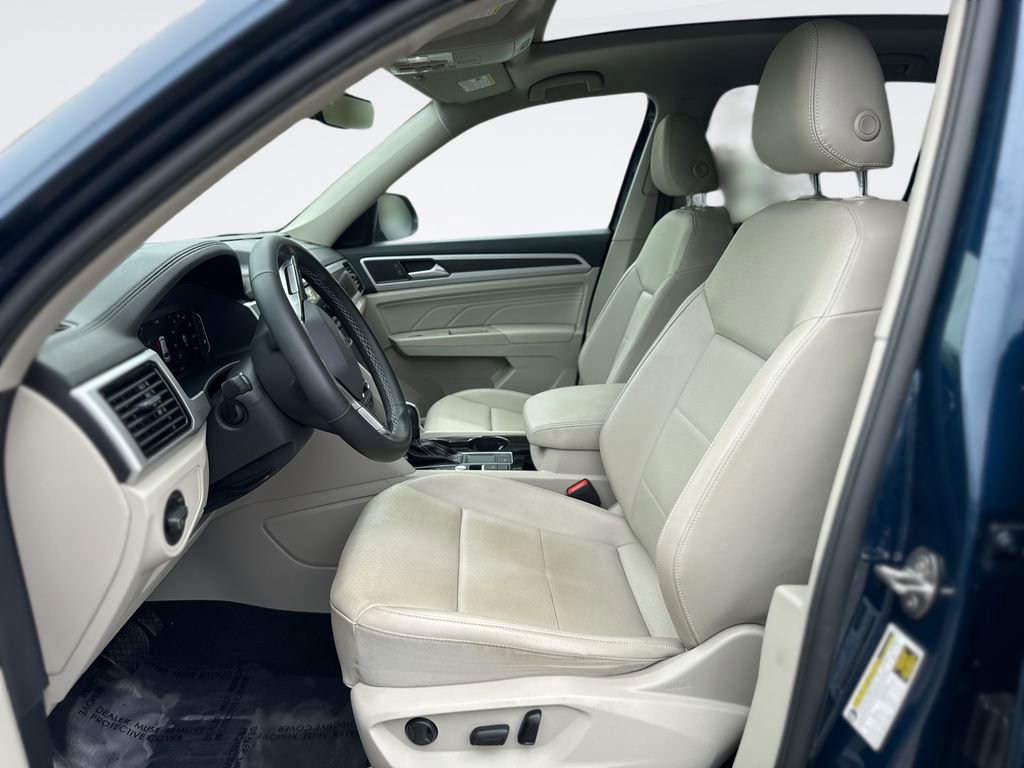 Used 2022 Volkswagen Atlas SE w/ Panoramic Sunroof Package image 13