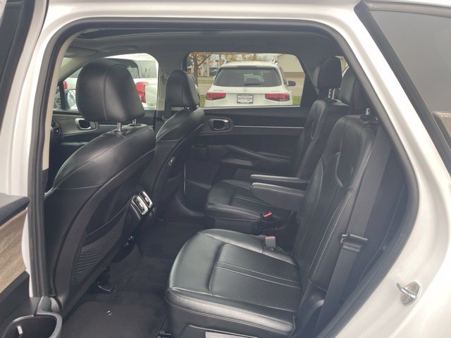 Used 2023 Kia Sorento EX w/ Panoramic Sunroof Package FWD image 7