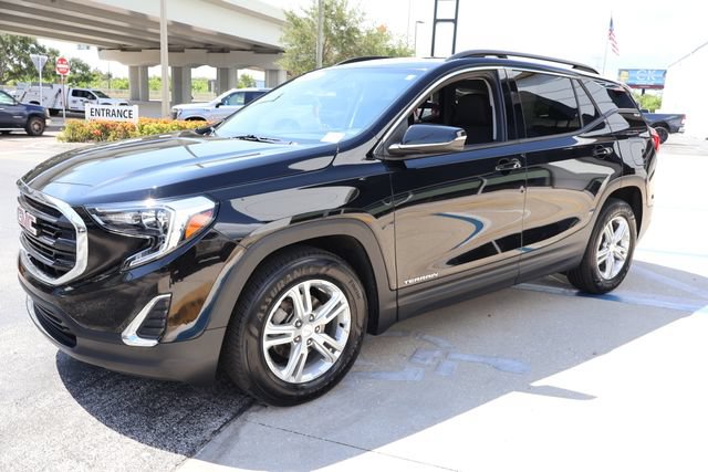 Used 2020 GMC Terrain SLE w/ Driver Convenience Package FWD image 3