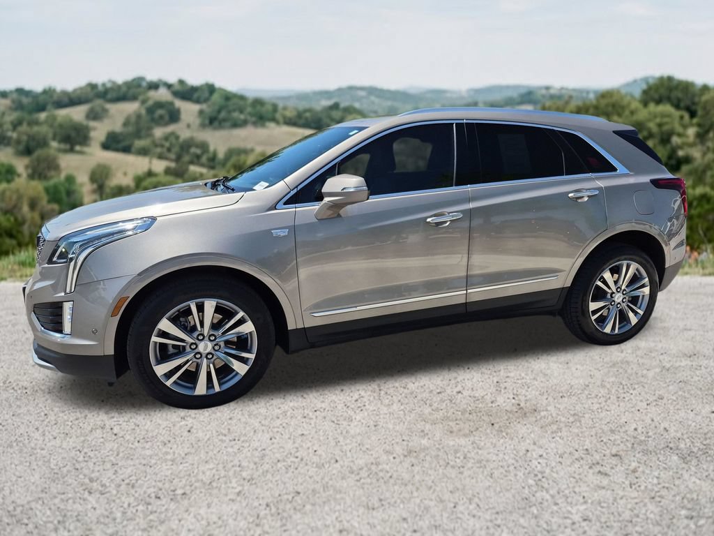 Used 2023 Cadillac XT5 Premium Luxury w/ Technology Package AWD/4WD image 4