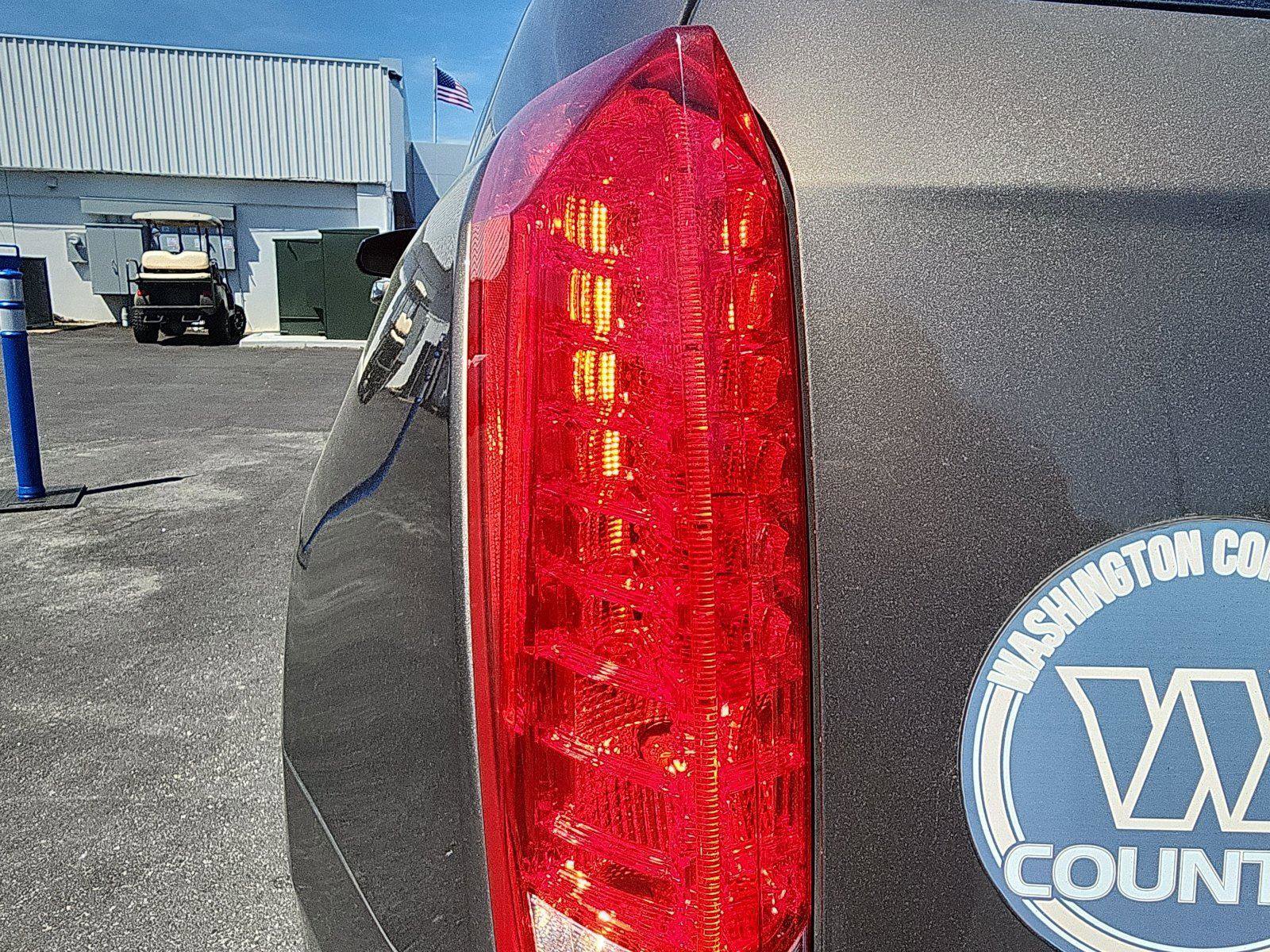 Used 2016 Cadillac SRX Luxury image 9