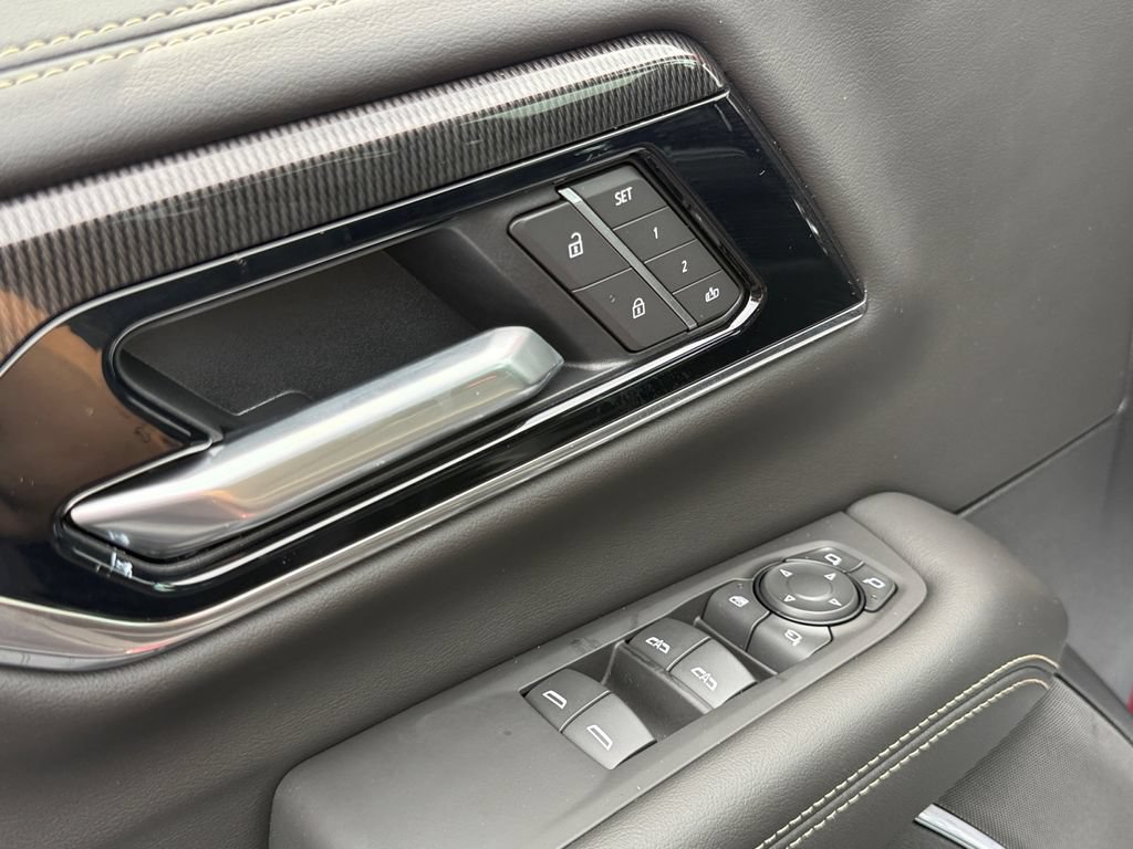 New 2026 GMC Yukon Elevation w/ Elevation Premium Package AWD/4WD image 19