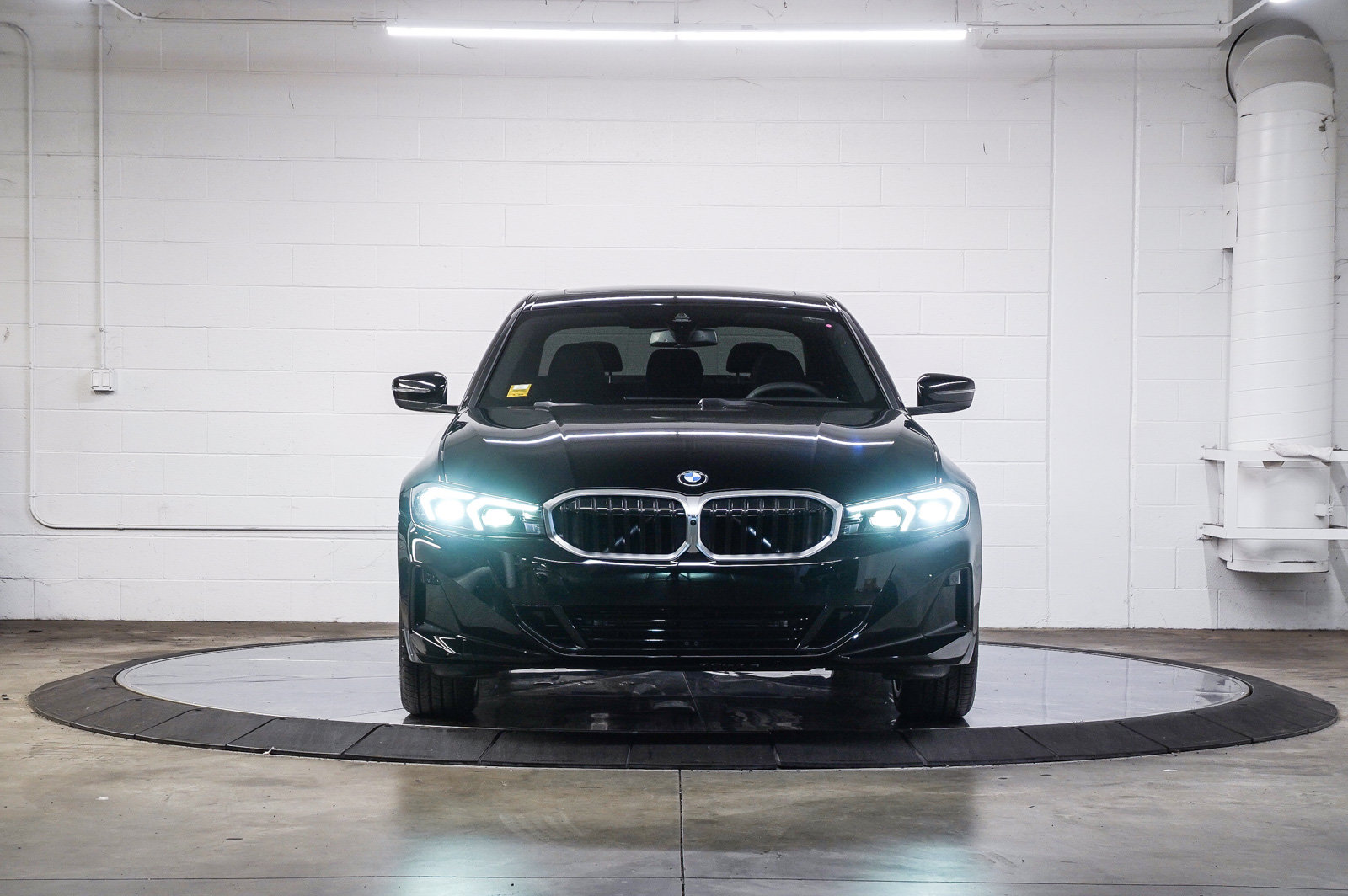 Used 2025 BMW 330i Sedan w/ Convenience Package RWD video 2
