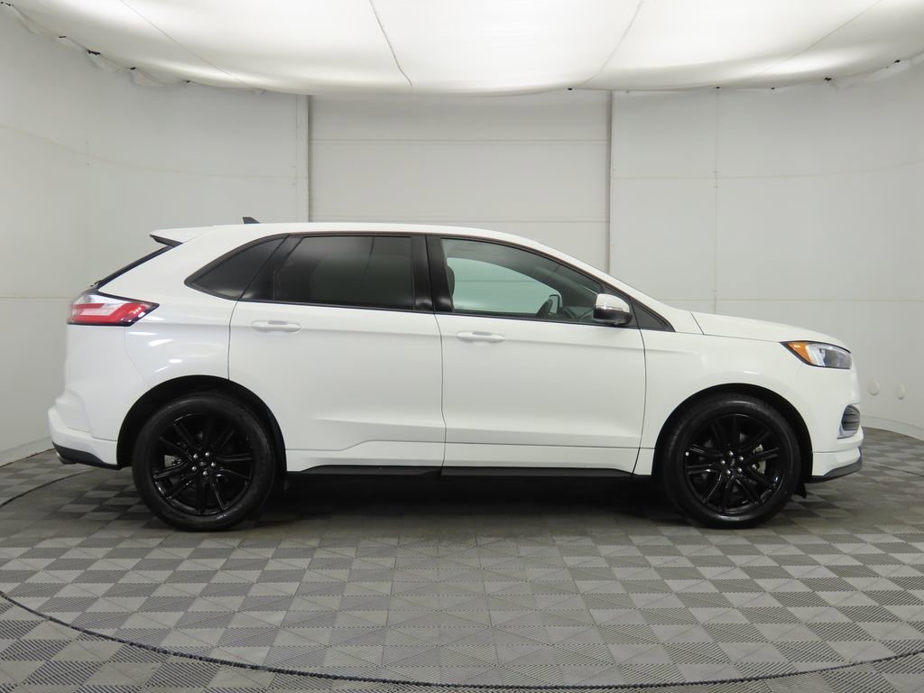Used 2020 Ford Edge ST-Line w/ Cold Weather Package image 4