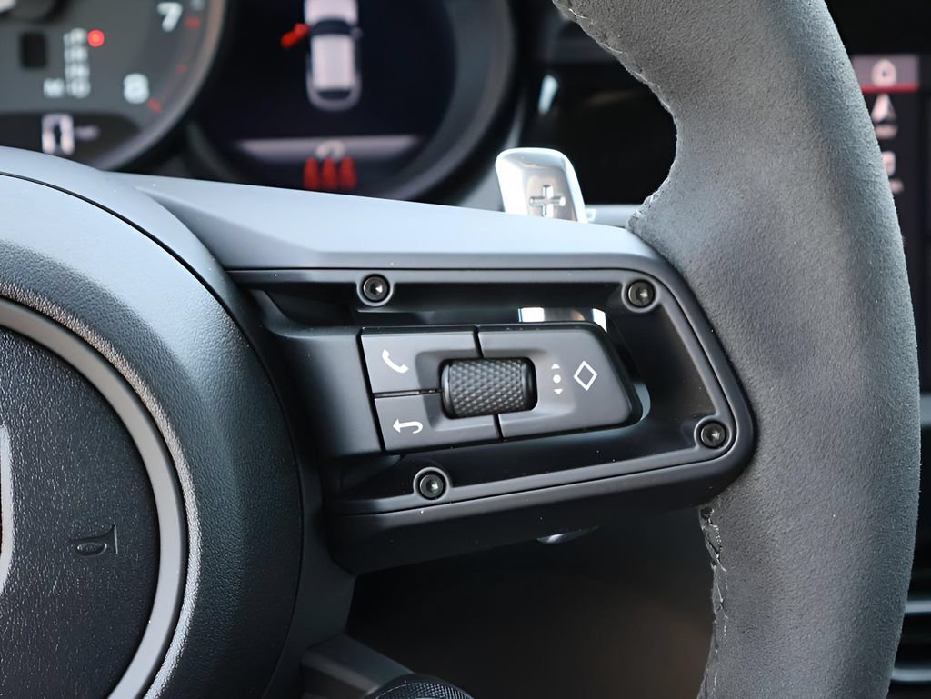 Certified 2025 Porsche Macan Turbo AWD/4WD image 29