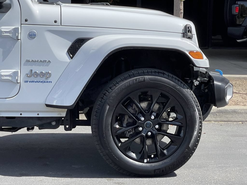 Used 2024 Jeep Wrangler Unlimited Sahara AWD/4WD image 8