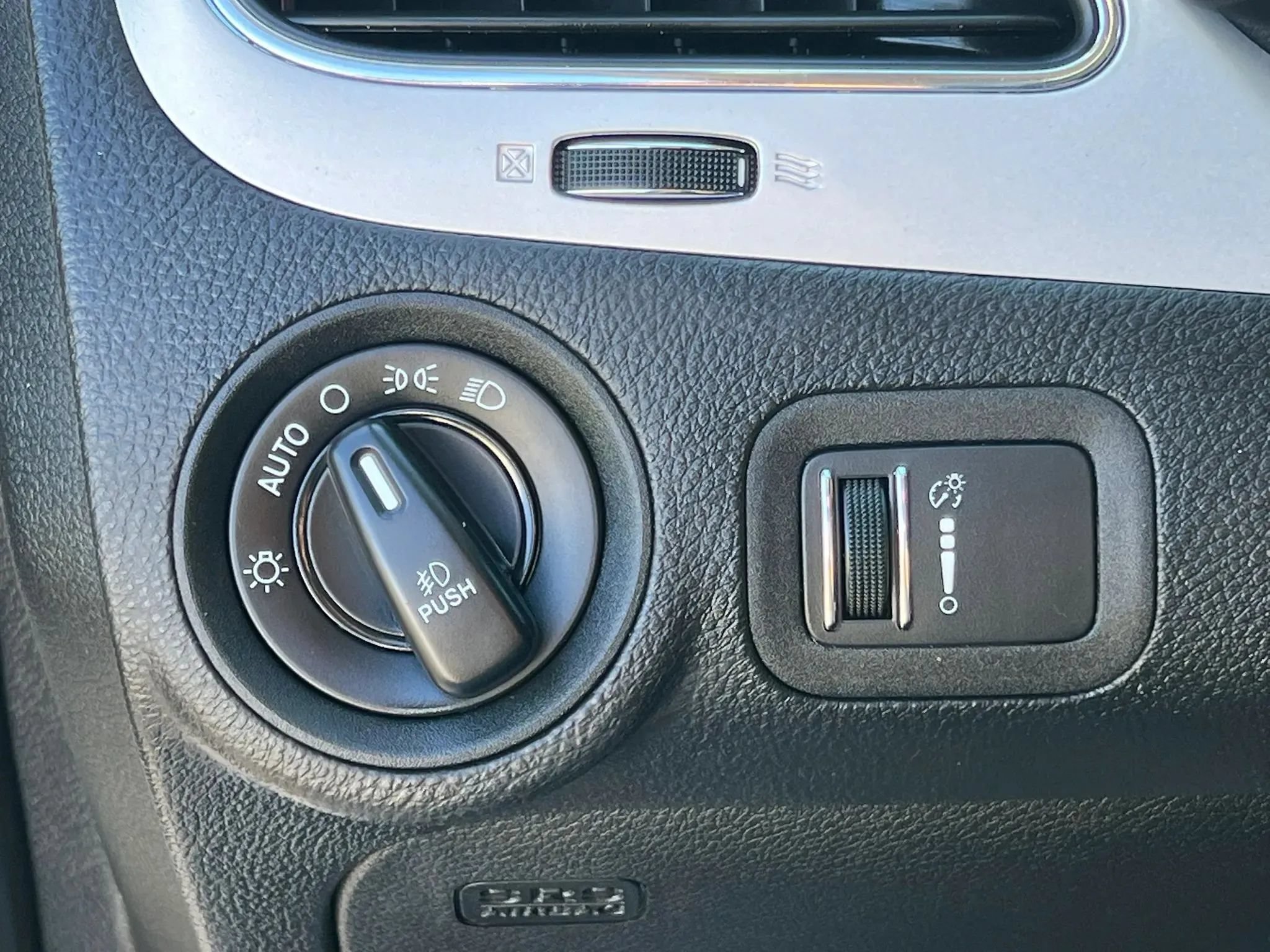 Used 2019 Dodge Journey SE w/ Premium Group FWD image 34