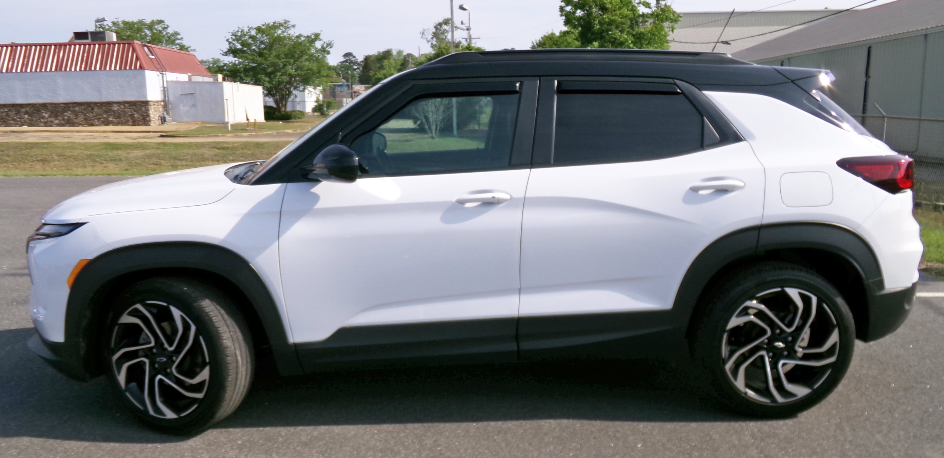 Used 2024 Chevrolet TrailBlazer RS w/ Convenience Package FWD image 2