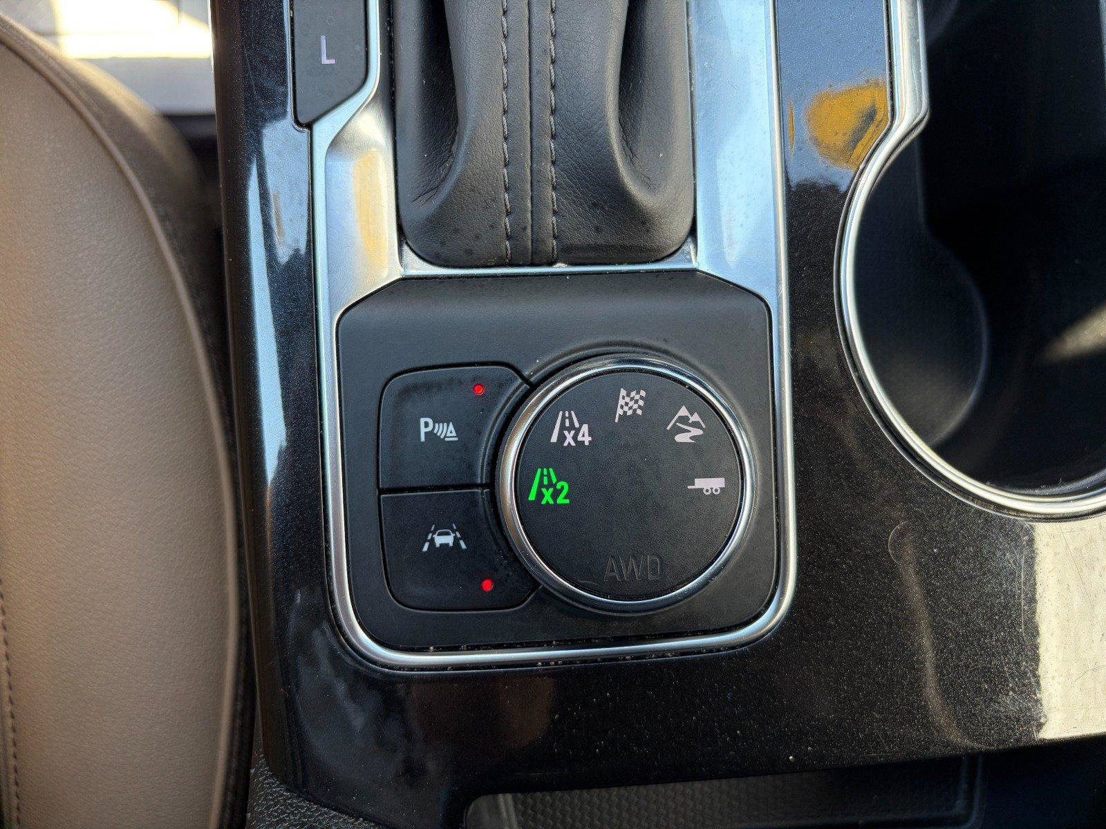Used 2024 Chevrolet Blazer Premier w/ Enhanced Convenience Package AWD/4WD image 17