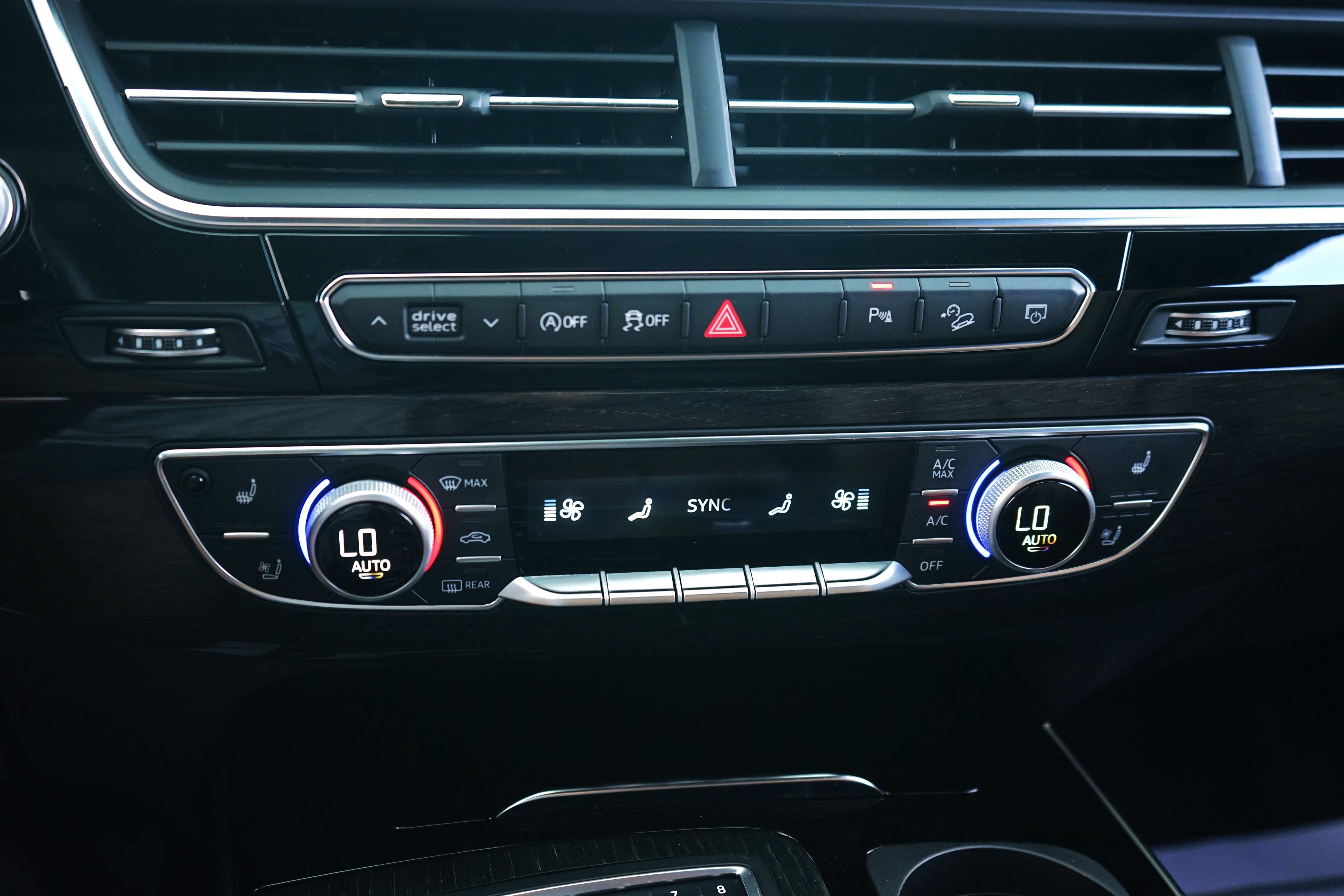 Used 2018 Audi Q7 3.0T Prestige AWD/4WD image 24
