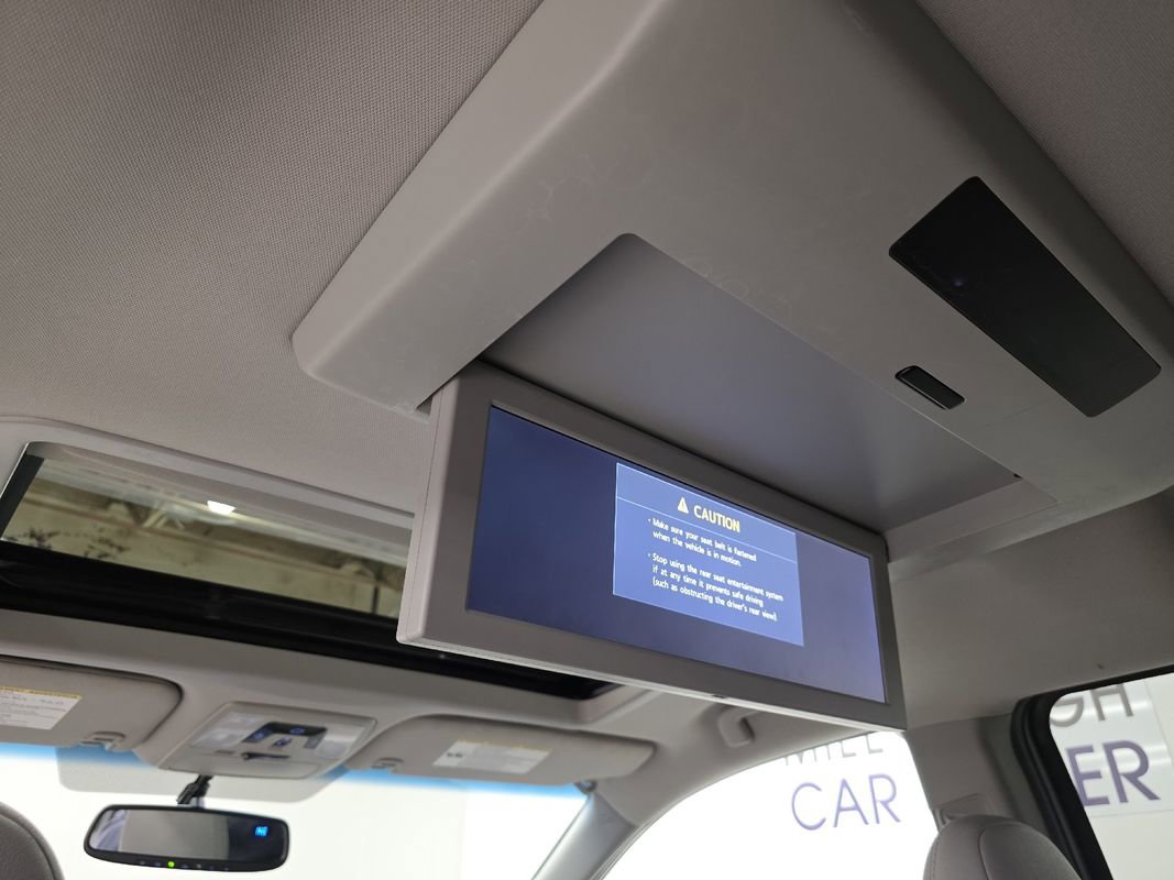 Used 2017 Toyota Sienna XLE Premium image 42