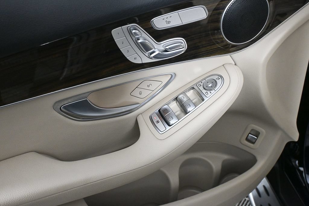 Certified 2021 Mercedes-Benz GLC 300 image 8