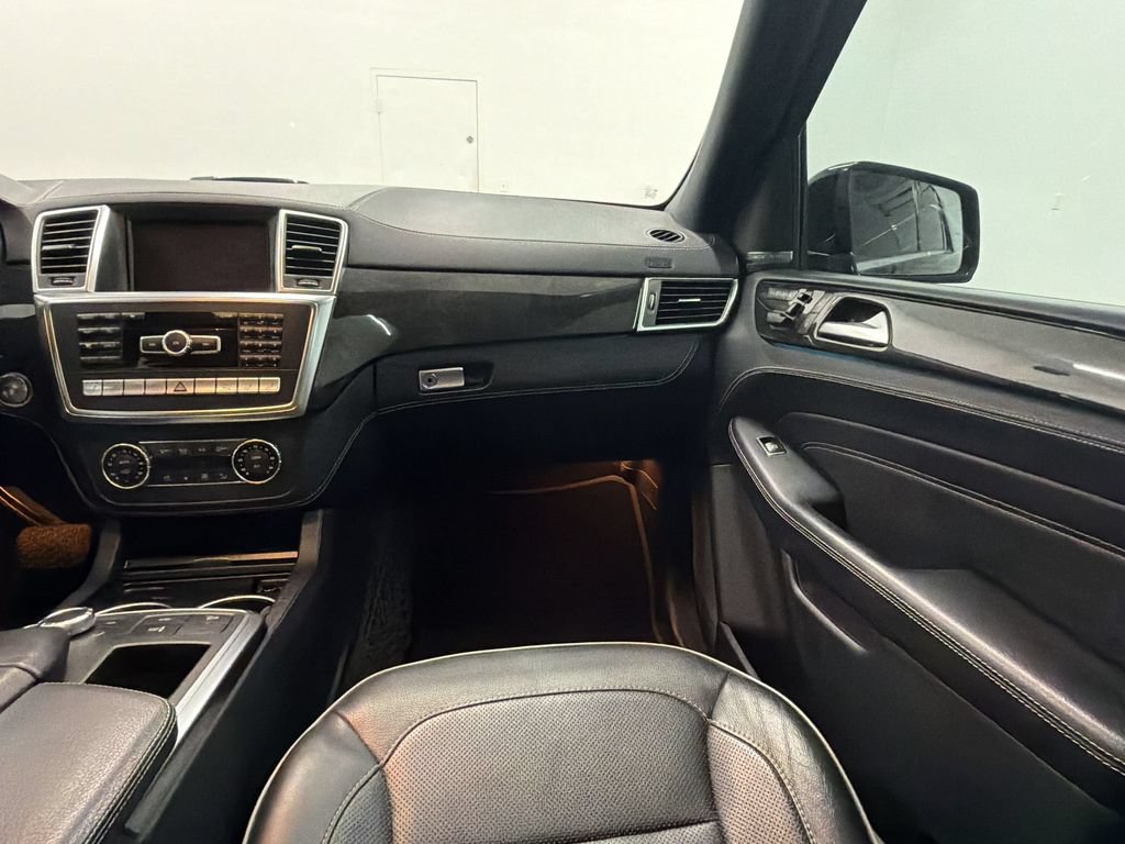 Used 2013 Mercedes-Benz ML 550 4MATIC image 31
