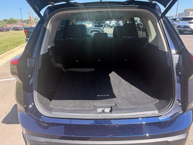 Used 2026 Nissan Rogue SV AWD/4WD image 9