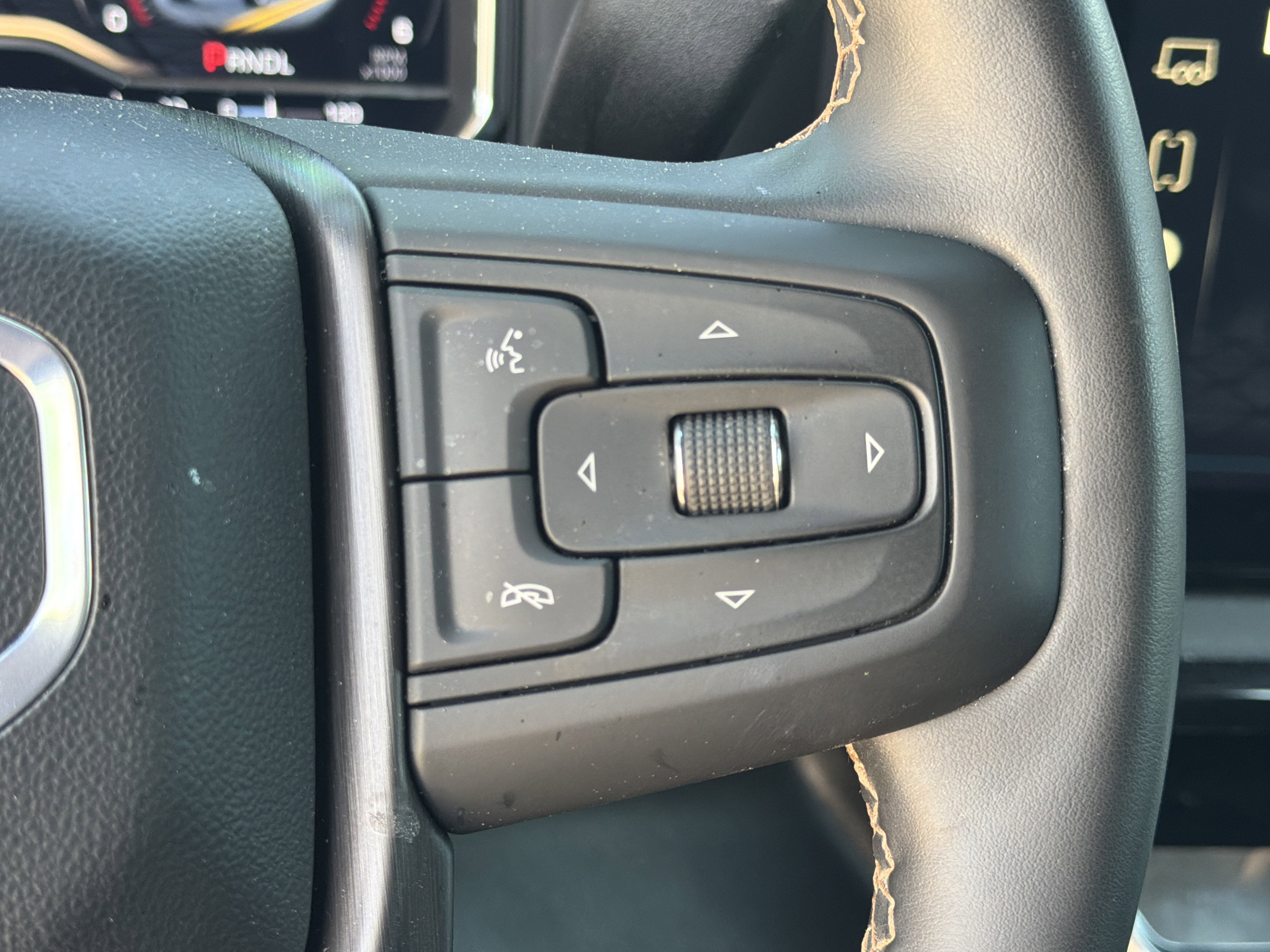 Used 2025 GMC Sierra 2500 AT4 w/ AT4 Premium Plus Package image 11