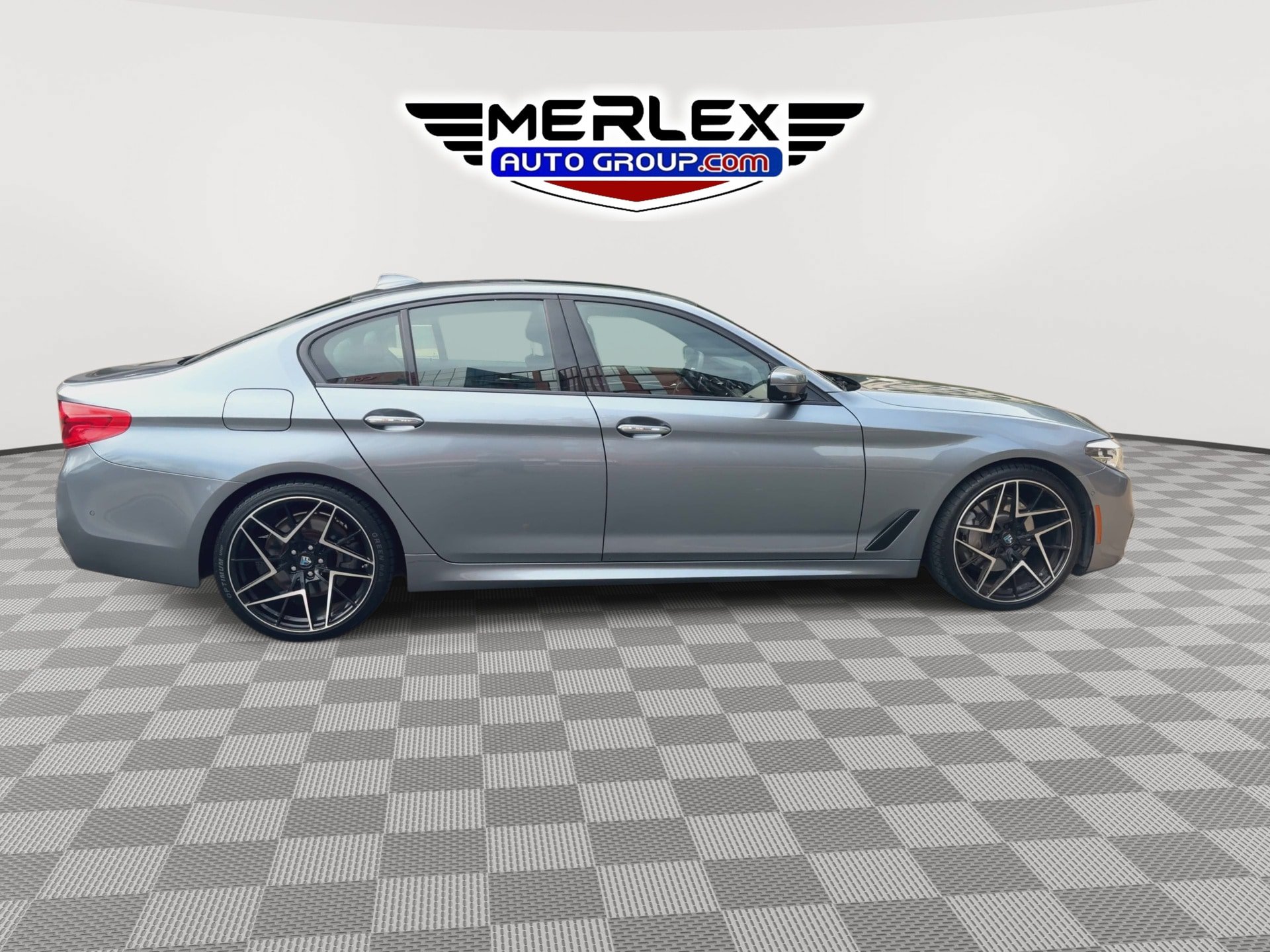 Used 2018 BMW 540i RWD image 9