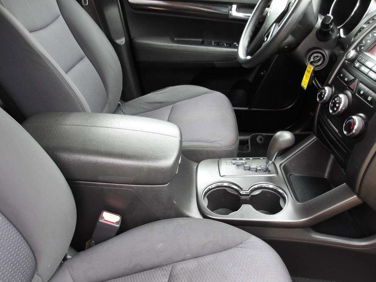 Used 2011 Kia Sorento LX FWD image 19