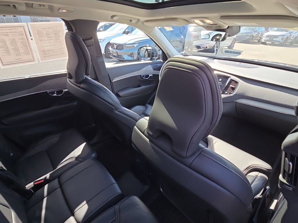 Certified 2025 Volvo XC90 T8 Ultra image 8