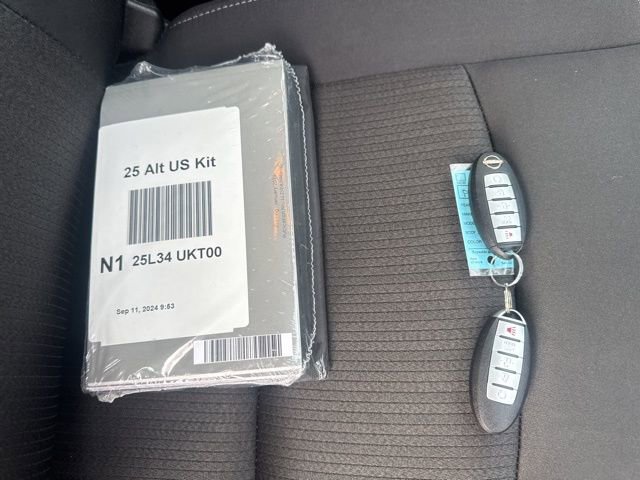 Used 2025 Nissan Altima 2.5 SV FWD image 14