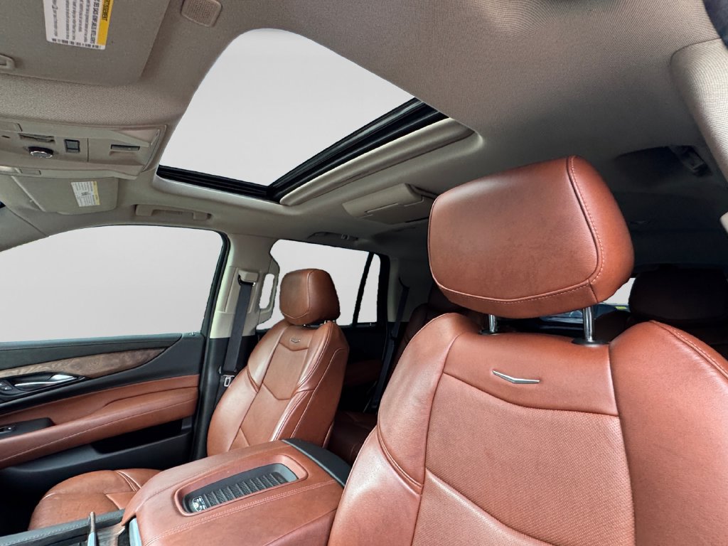 Used 2019 Cadillac Escalade Premium Luxury AWD/4WD image 24