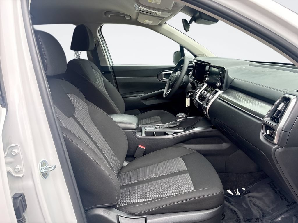 Used 2022 Kia Sorento LX AWD/4WD image 25