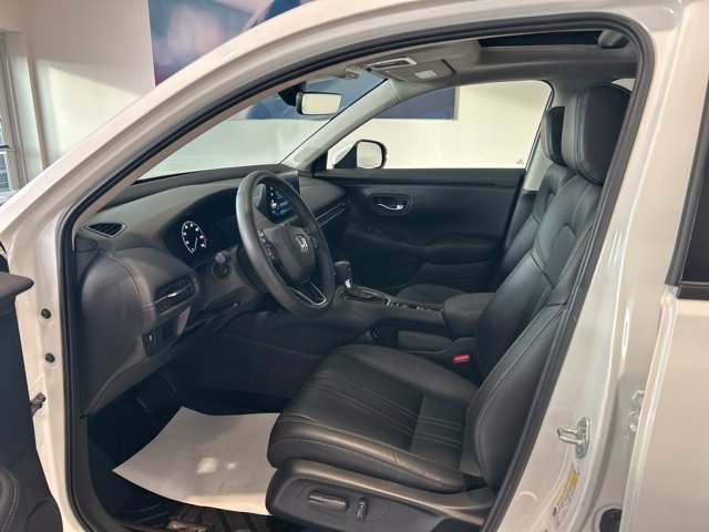 Used 2025 Honda HR-V EX-L image 10