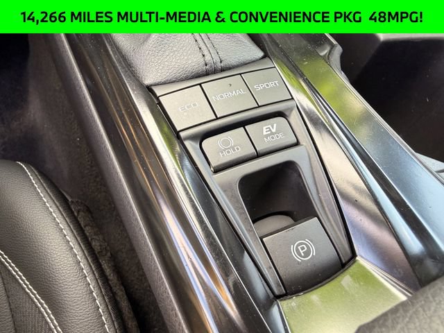 Used 2025 Toyota Camry SE FWD image 22
