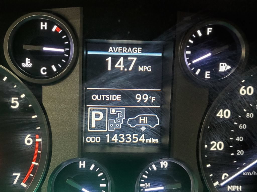 Used 2013 Lexus LX 570 4WD w/ Luxury Pkg image 41