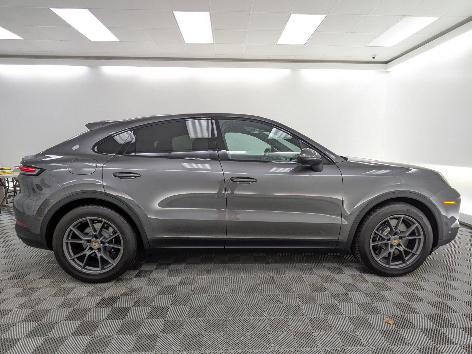 Used 2025 Porsche Cayenne S image 8