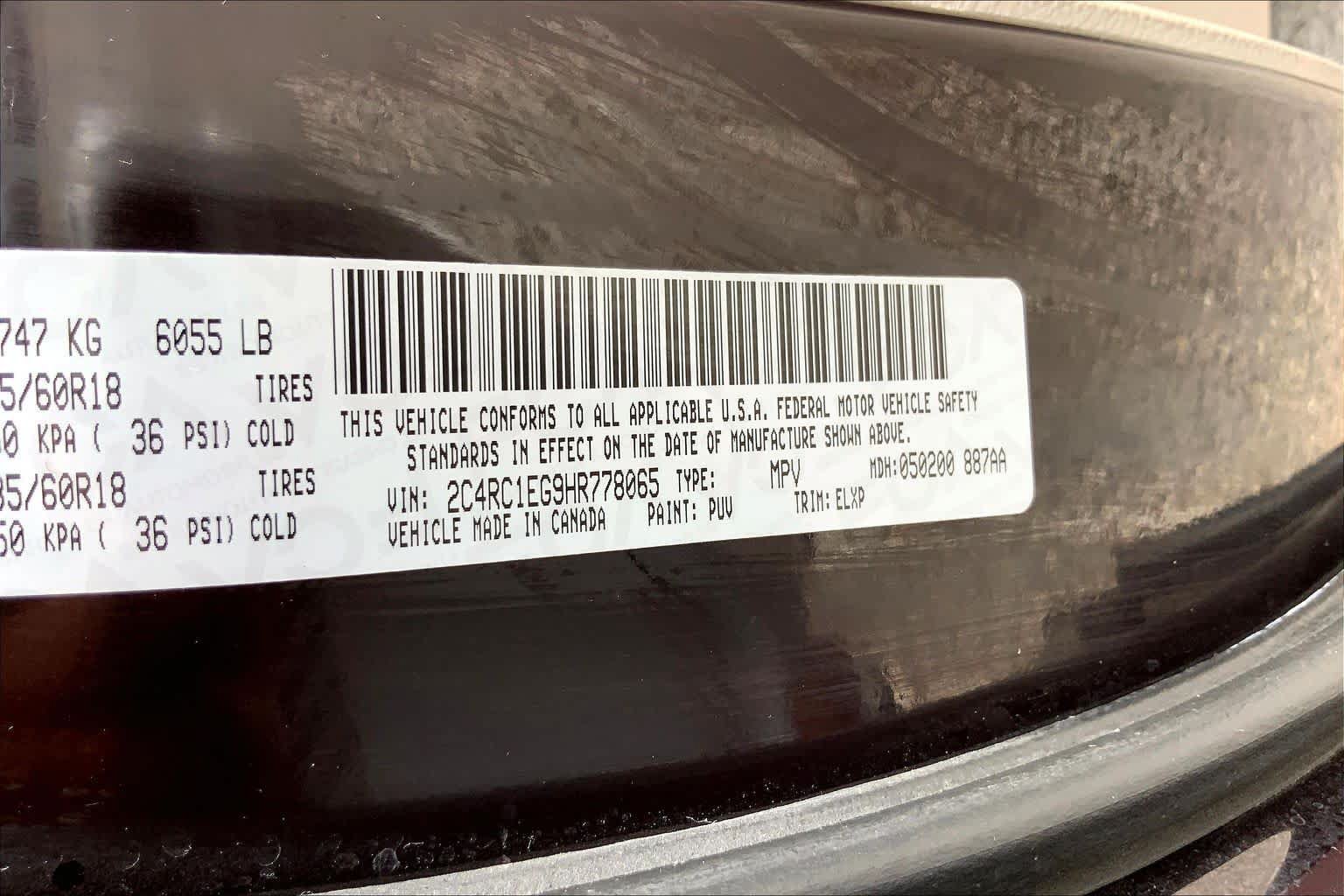 Used 2017 Chrysler Pacifica Touring-L Plus w/ Tire & Wheel Group FWD image 36