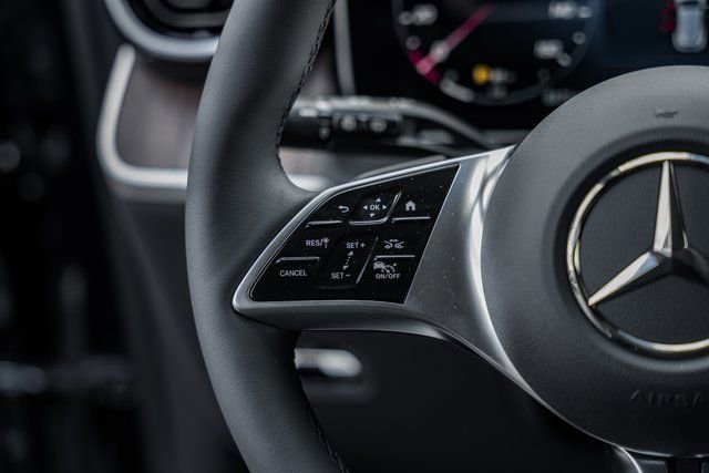 New 2025 Mercedes-Benz GLC 350e 4MATIC image 27