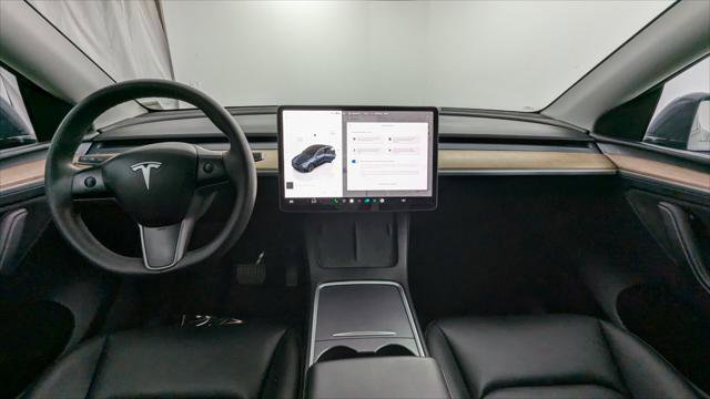 Used 2025 Tesla Model Y Long Range RWD image 22