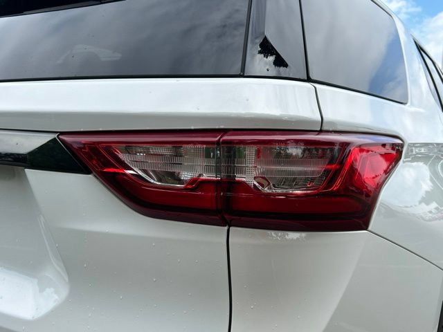 Used 2019 Chevrolet Traverse RS AWD/4WD image 12