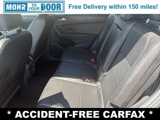 Used 2018 Volkswagen Tiguan SE AWD/4WD image 33