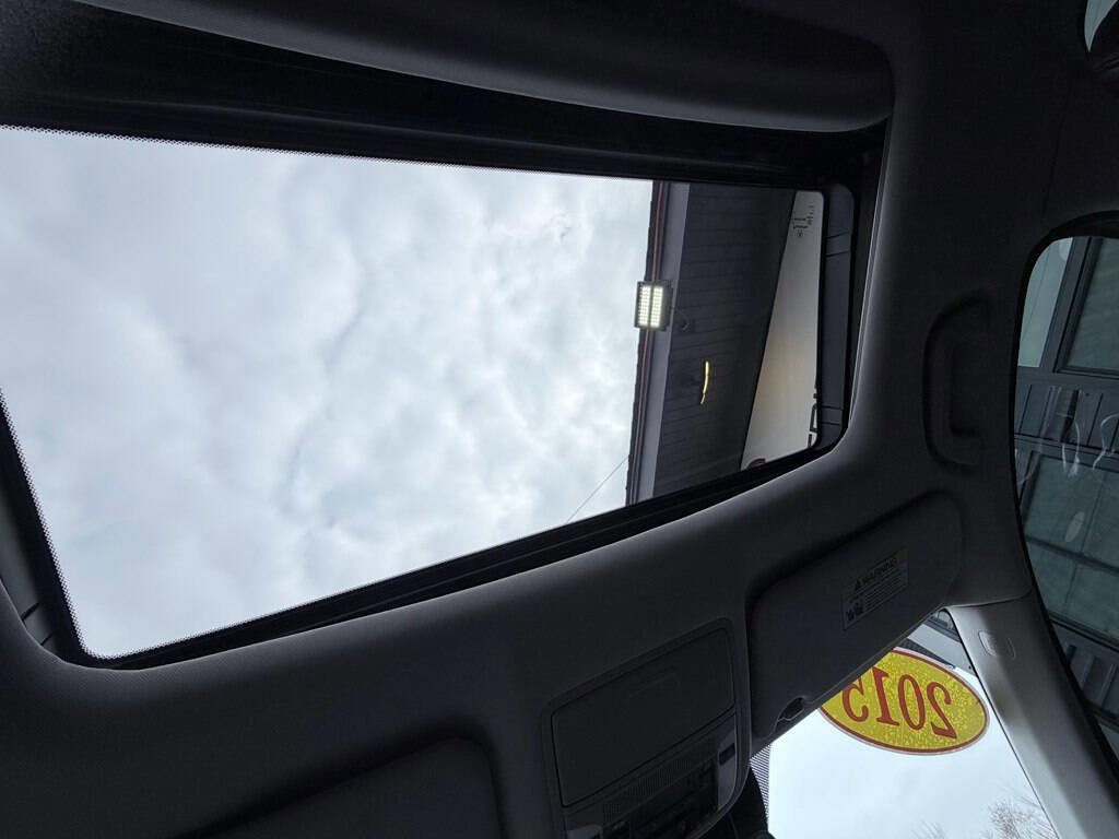 Used 2015 Acura TLX V6 SH-AWD w/ Technology Pkg image 17