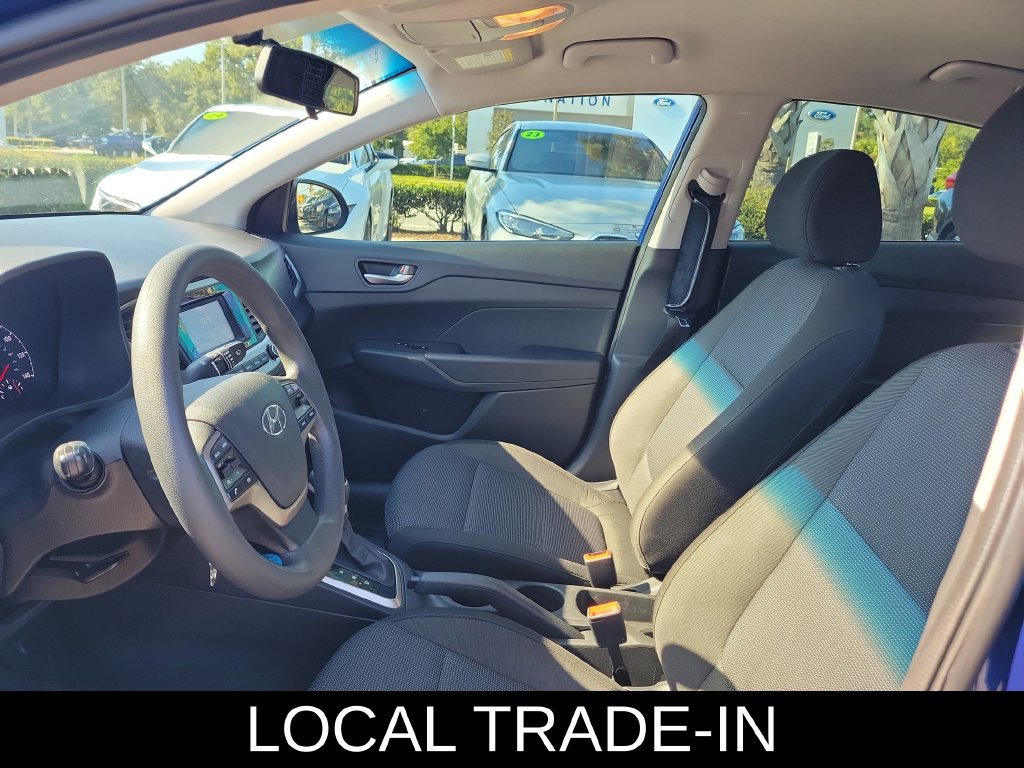 Used 2022 Hyundai Accent SE FWD image 2