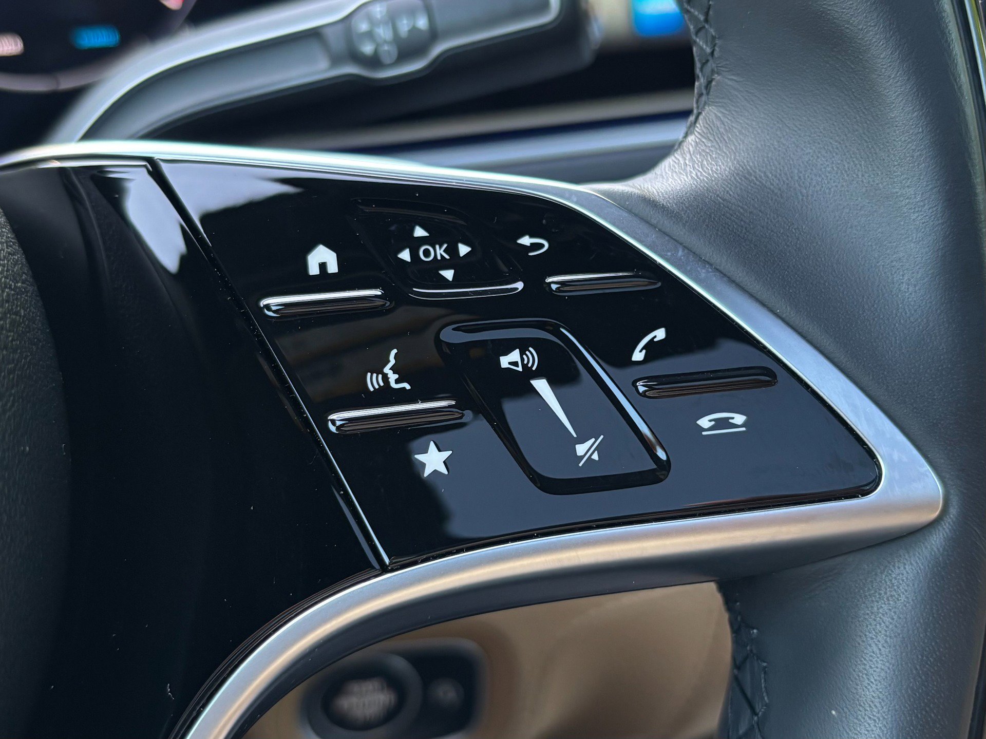 Used 2024 Mercedes-Benz GLS 580 4MATIC image 40