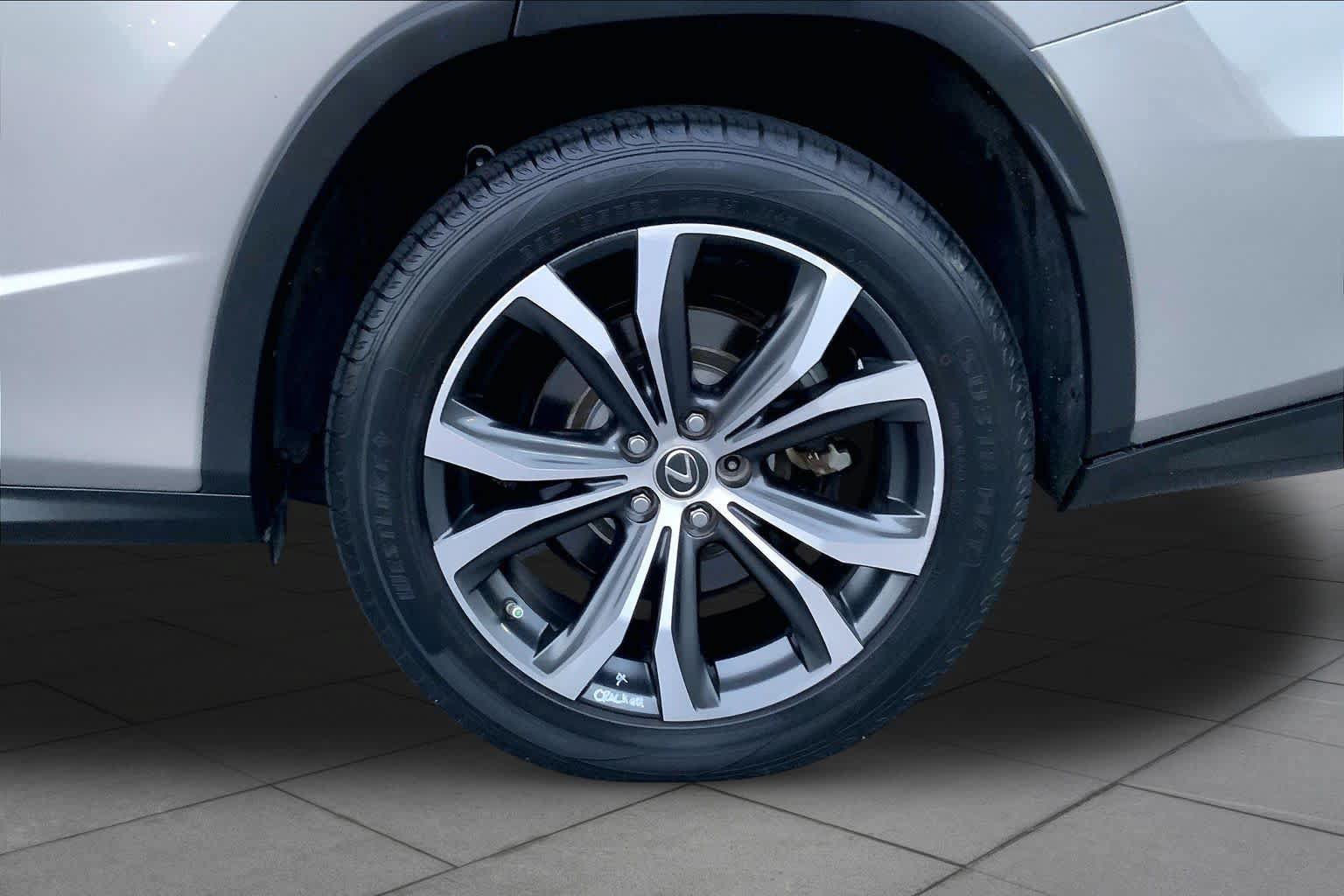 Used 2018 Lexus RX 350L FWD image 10