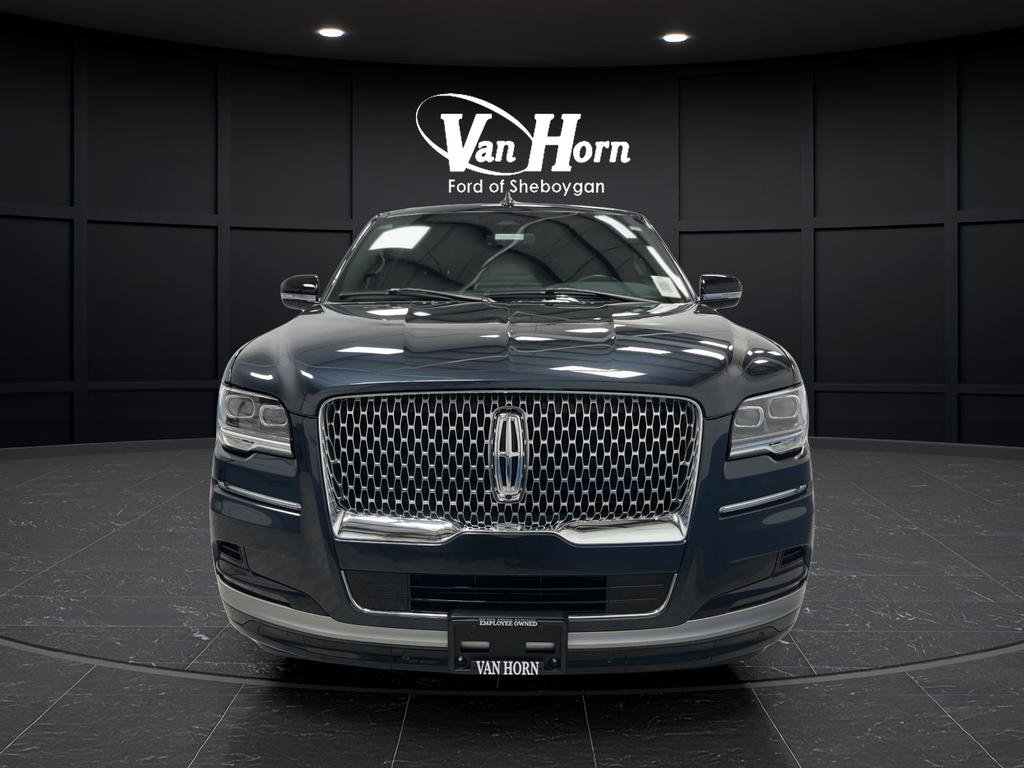 Used 2024 Lincoln Navigator Premiere image 3