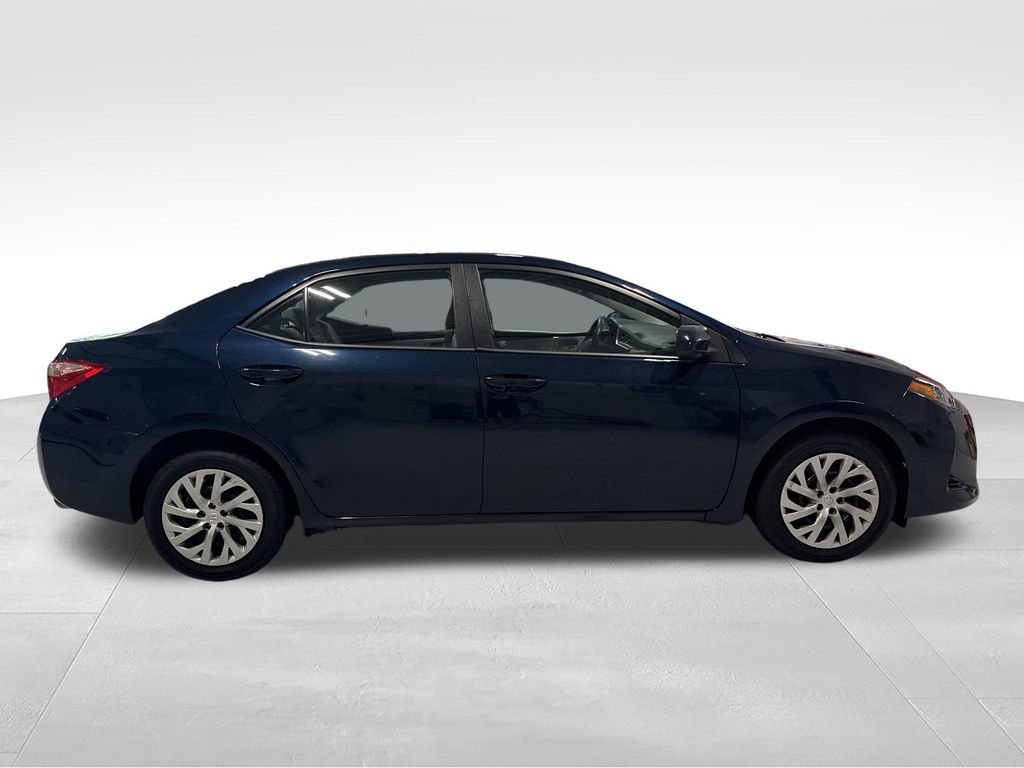 Used 2018 Toyota Corolla LE FWD image 48