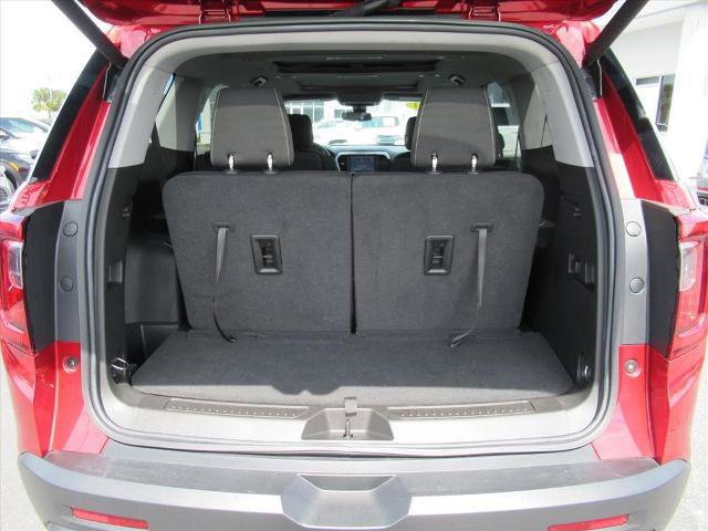 Used 2023 GMC Acadia SLE w/ Driver Convenience Package FWD image 33