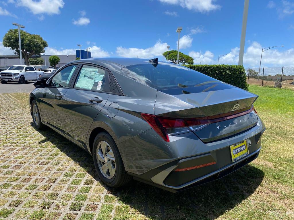 New 2026 Hyundai Elantra SE FWD image 23