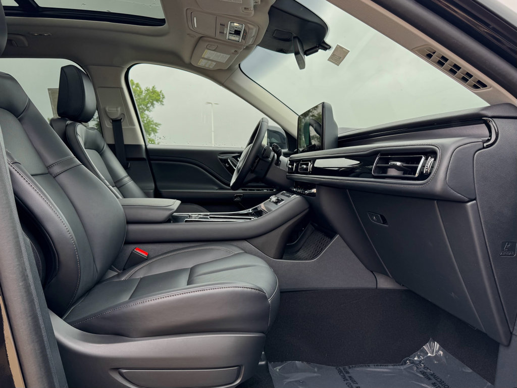 New 2025 Lincoln Aviator AWD w/ Jet Appearance Package image 14