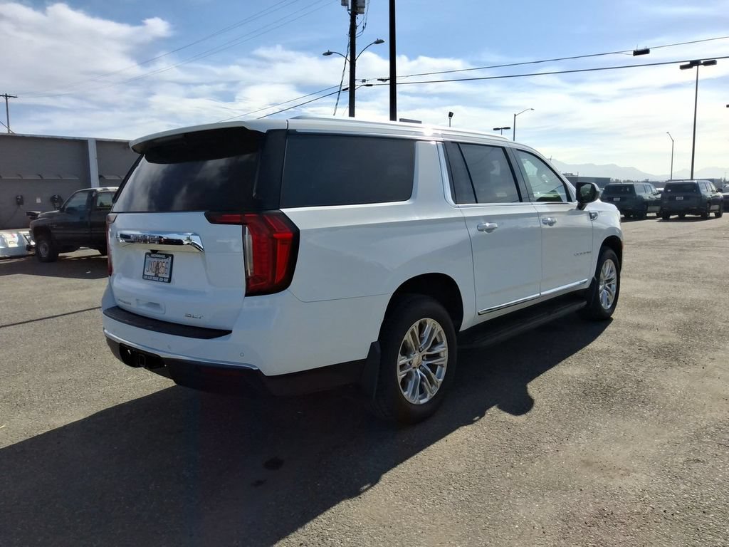 Used 2023 GMC Yukon XL SLT AWD/4WD image 8